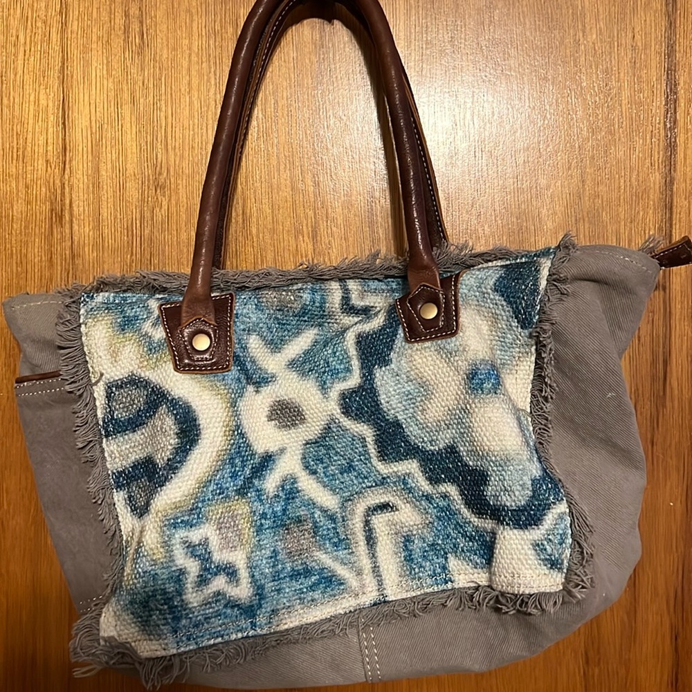 Myra bag